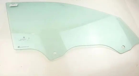 BMW M3 G80 Front door window glass four-door 7432230
