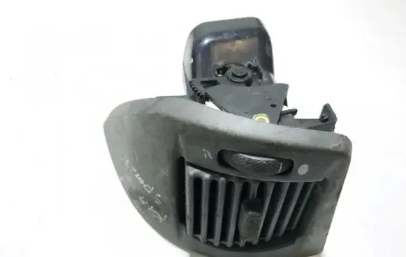 KIA Sportage Dash center air vent grill