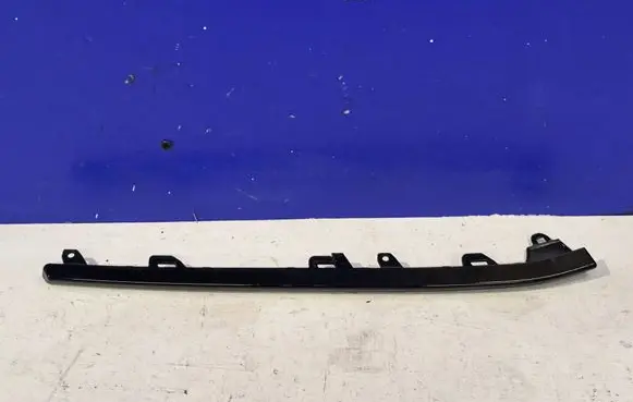 Volvo XC90 Front bumper splitter molding 32399224