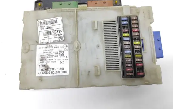 Ford Mondeo MK IV Fuse module 7G9T14A073DB LTQF01125TP 3659AF01125TP