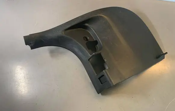 BMW 3 E90 E91 Foot area side trim 7067082