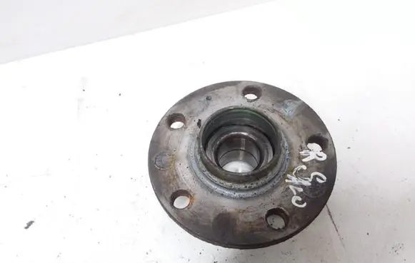 Volkswagen PASSAT B6 Rear wheel hub 1T0501611H