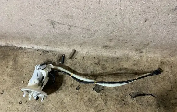 Mercedes-Benz CLS C218 X218 In-tank fuel pump 705656140