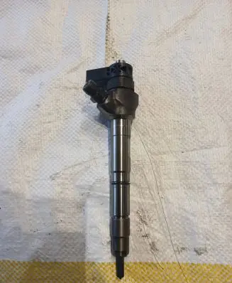 Volkswagen PASSAT B8 Fuel injector 0445110