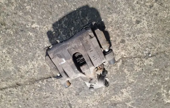 Volvo S40 Rear brake caliper