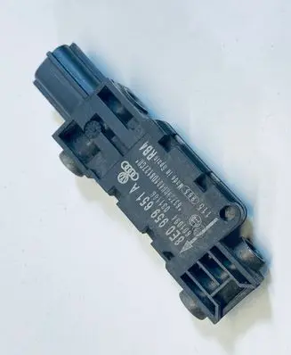 Audi A3 S3 A3 Sportback 8P Airbag deployment crash/impact sensor 8E0959651A
