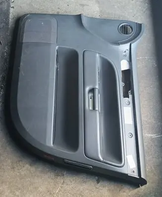 Volkswagen Touareg I Front door card panel trim 7L6867011 7L6867011042
