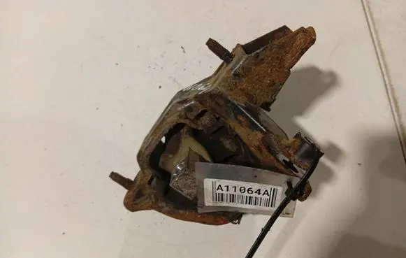 Skoda Fabia Mk2 (5J) Engine mount bracket 