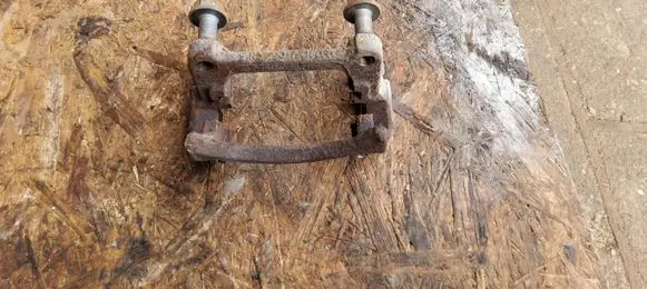 Volkswagen Transporter - Caravelle T5 Brake caliper pad carrier rear 