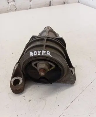 Engine mount bracket