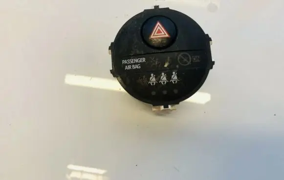 Toyota Yaris Hazard light switch 839500d050a