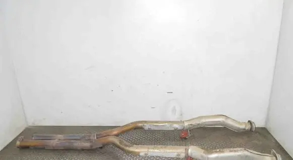 Aston Martin DB11 Muffler/silencer 