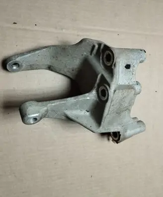 Honda Accord Engine mounting bracket 10TA2