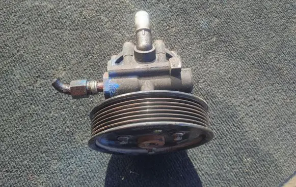 Renault Trafic II (X83) Power steering pump