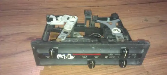 Mazda MX-3 Climate control unit nenustayta