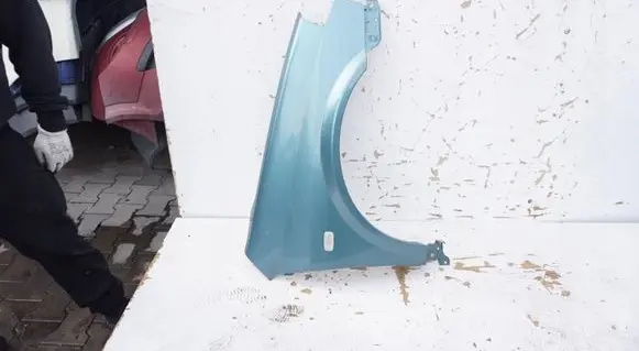 Nissan Primera Fender