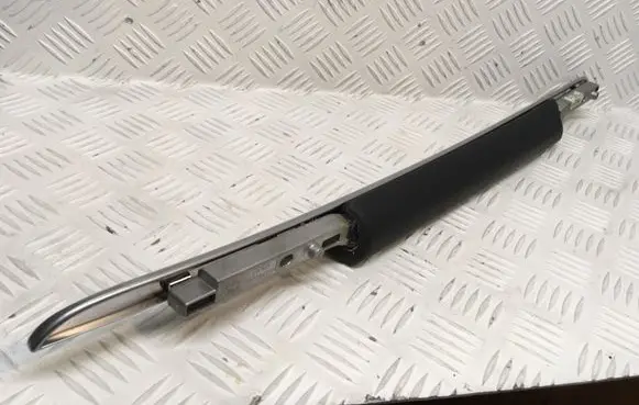 Mercedes-Benz ML W164 Centre console side trim front A1646800170