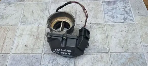 Volkswagen Touran I Throttle valve 03G128063A A2C53085612