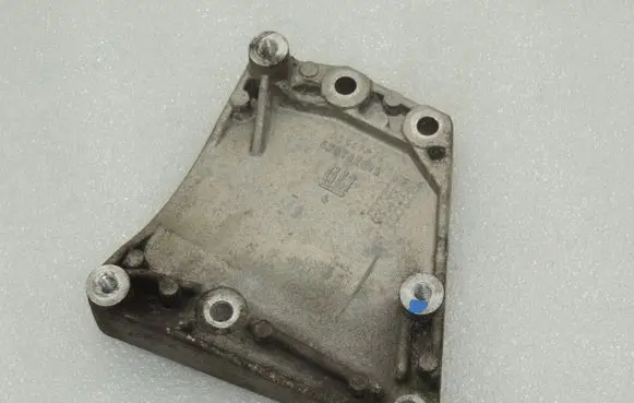 Opel Meriva B A/C compressor mount bracket 55567925
