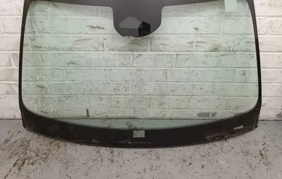 Mercedes-Benz C W206 Front windscreen/windshield window 43R000069