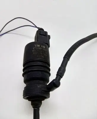 Audi A4 S4 B7 8E 8H Windscreen/windshield washer pump 1T0955651