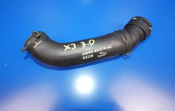 Jaguar XJ X351 Engine coolant pipe/hose AW938B274AC S31JA
