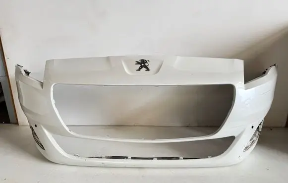 Peugeot 5008 Front bumper AA36716377