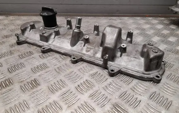 Chevrolet Camaro Rocker cam cover 
