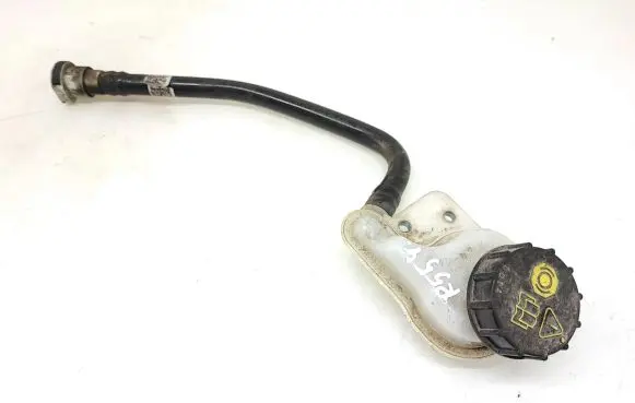 Brake fluid reservoir