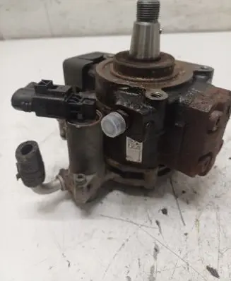 Skoda Fabia Mk2 (5J) Fuel injection high pressure pump 03L130755E01