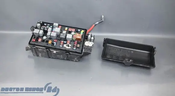 Chevrolet Cruze Fuse module 95963458 95281391