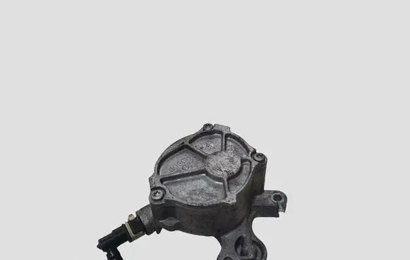 Ford Mondeo MK IV Vacuum pump