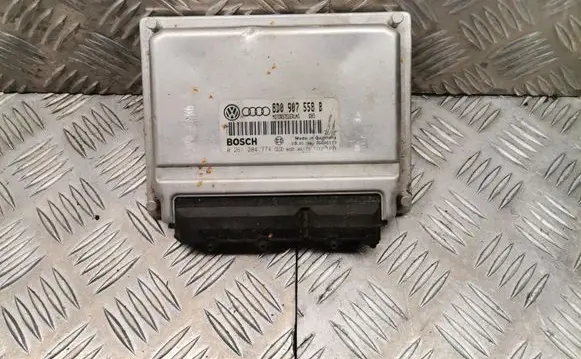 Volkswagen PASSAT B5 Engine control unit/module 8d0907558b