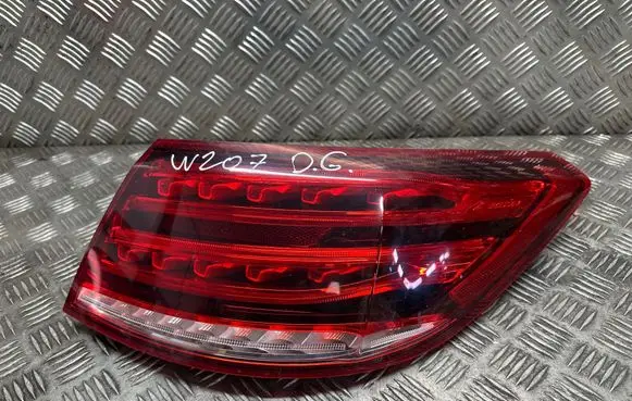 Mercedes-Benz E C207 W207 Rear/tail lights A2079063400 ZGS009 614402