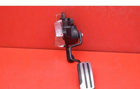Nissan Qashqai Accelerator throttle pedal 