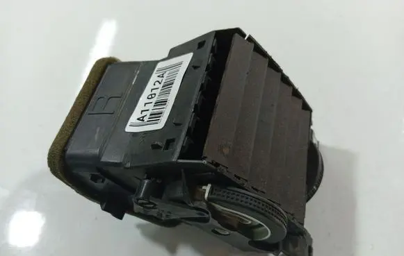 Opel Vectra C Dash center air vent grill