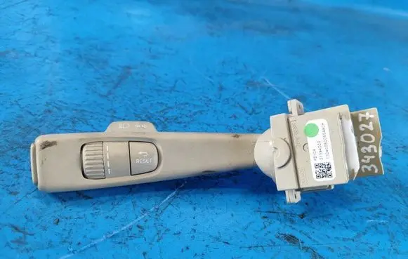 Volvo XC70 Gear shift switch/knob 31394002