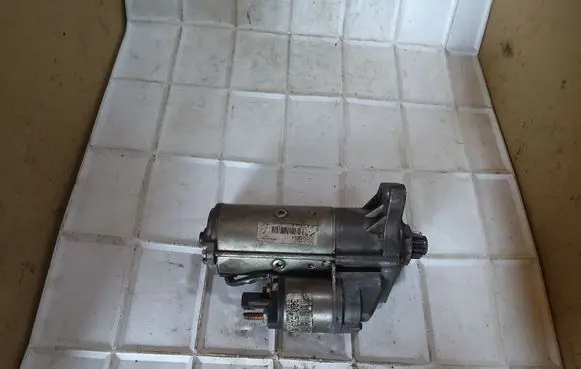 Volkswagen PASSAT B6 Starter motor D7RS129