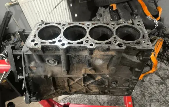 Mercedes-Benz C W204 Engine block R6460110201