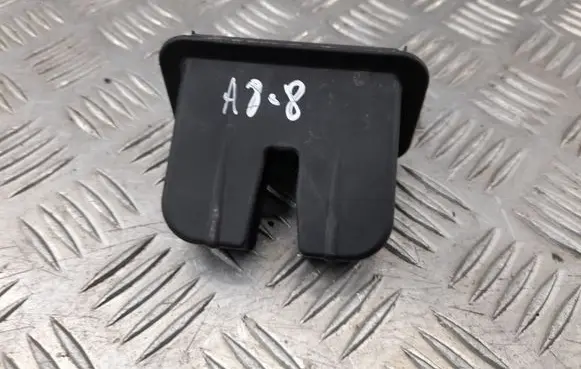 Audi A8 S8 D4 4H Tailgate/boot lid lock trim 4H0827520