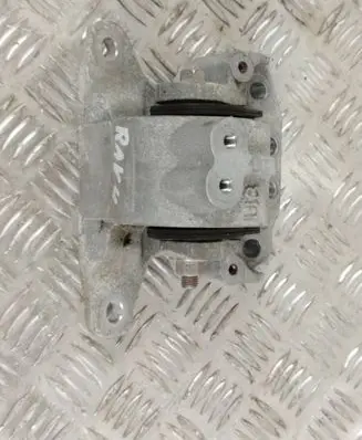 Toyota RAV 4 (XA50) Engine mount bracket