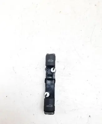 Tailgate opening switch