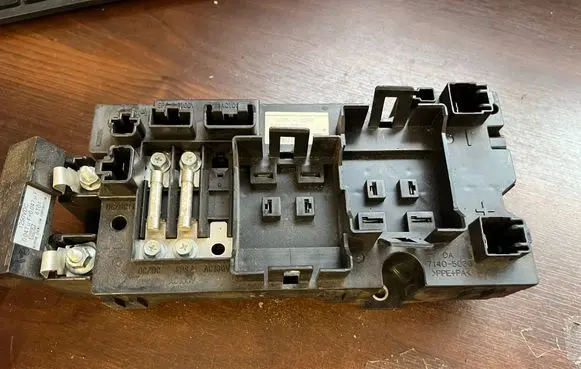 Toyota Prius (XW30) Relay mounting block G92Z128010