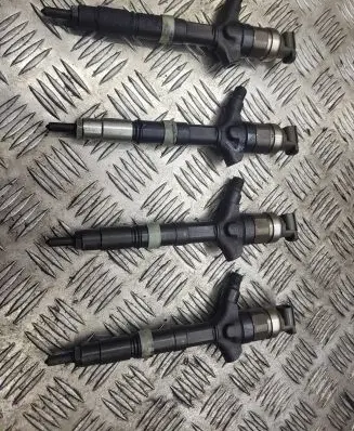 Fuel injectors set