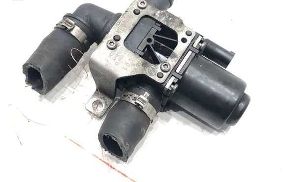 BMW 5 F10 F11 Coolant heater control valve 8572513