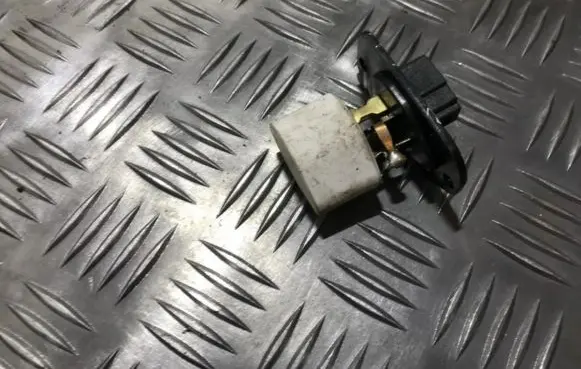 Hyundai Trajet Heater blower motor/fan resistor