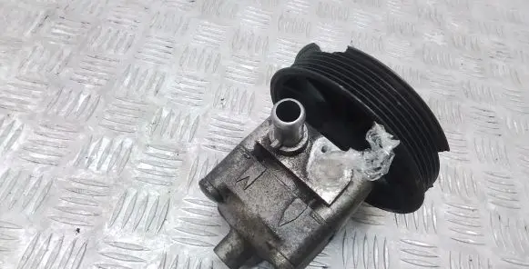Volvo S60 Power steering pump 30741790
