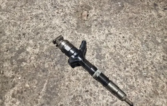 Toyota Corolla E120 E130 Fuel injector 236700G010