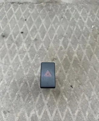 Toyota Avensis T250 Hazard light switch 157963 TR9503