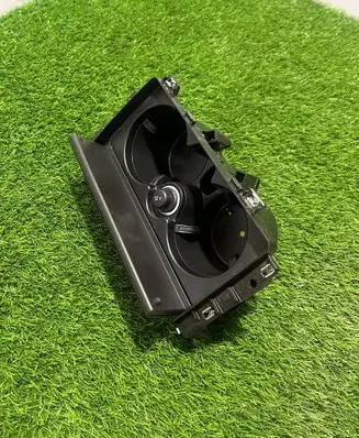 Cup holder front